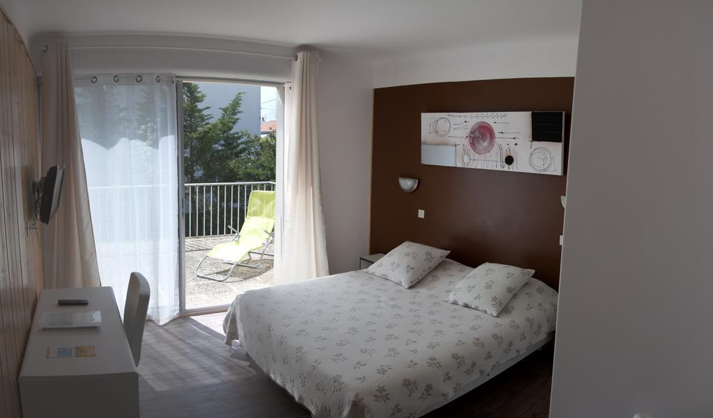 Le Pavillon Bleu Hotel Restaurant Royan Rum bild